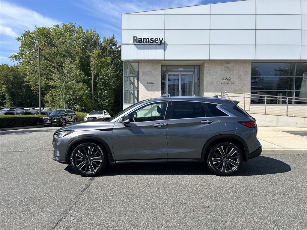 2022 Infiniti QX50 Luxe photo 4