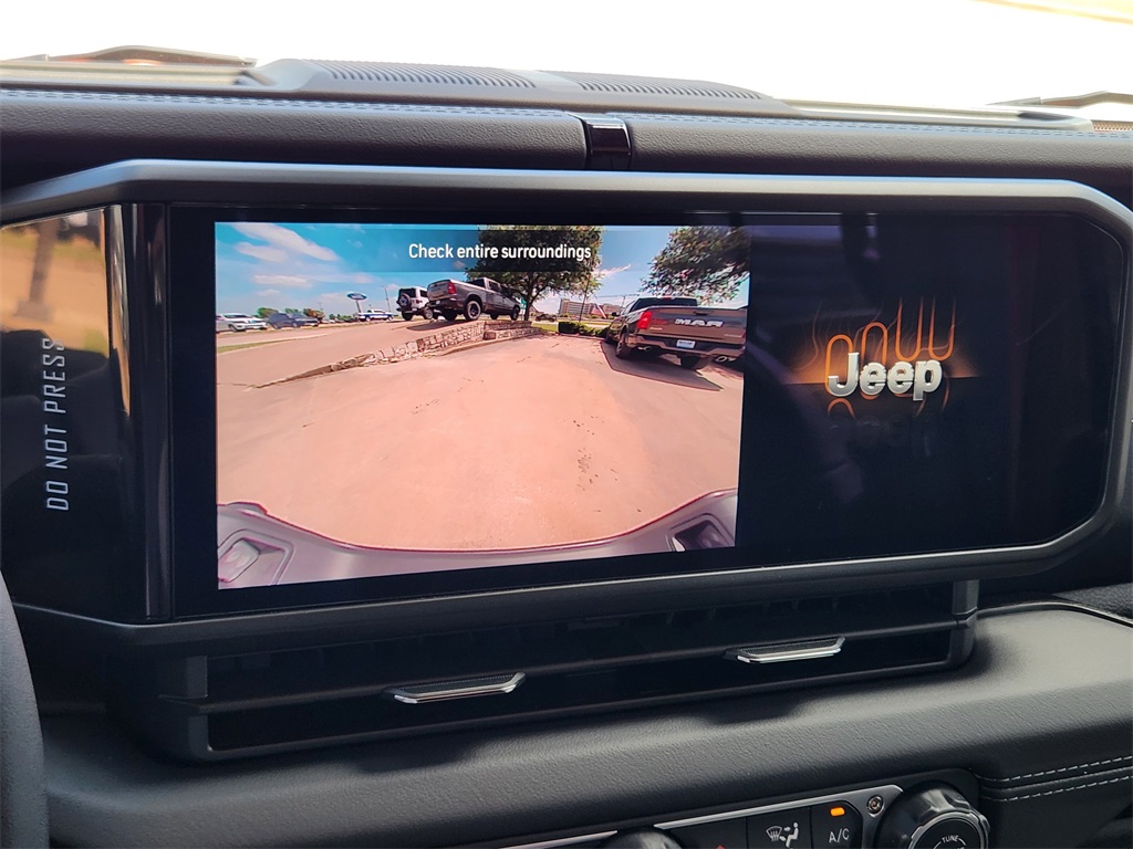 2025 Jeep Gladiator Sport photo 12