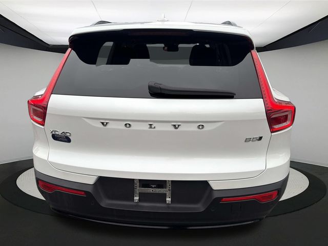 2023 Volvo XC40 Plus photo 3
