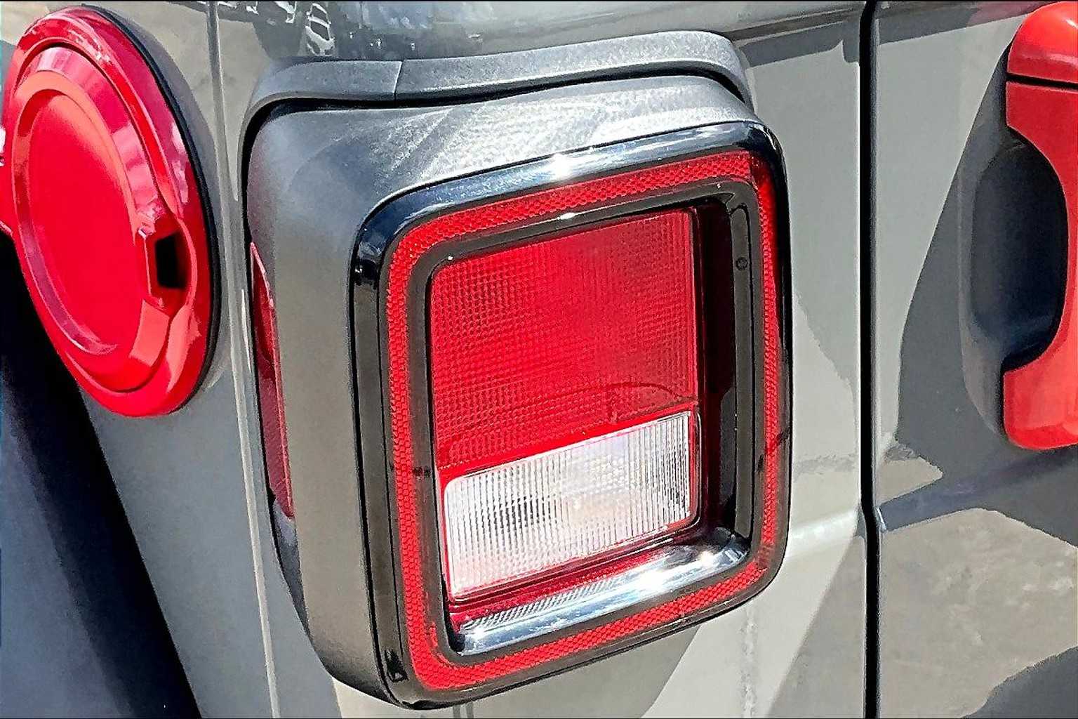 2023 Jeep Wrangler High Tide photo 25