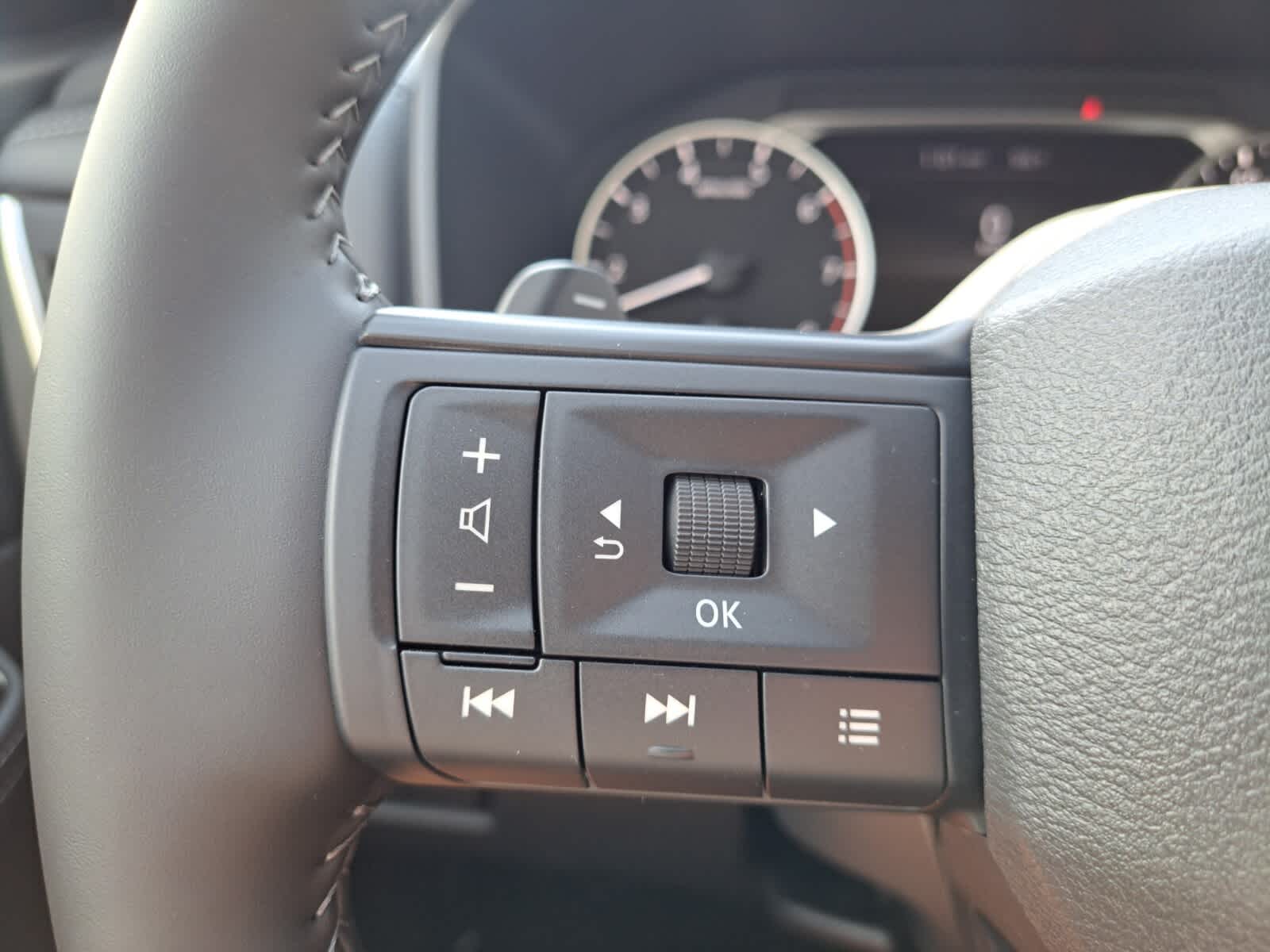 2026 Nissan Rogue SV photo 11