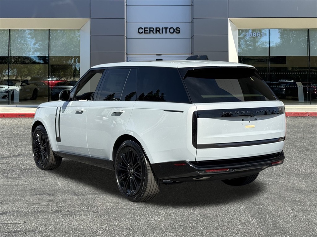 2025 Land Rover Range Rover SE photo 5