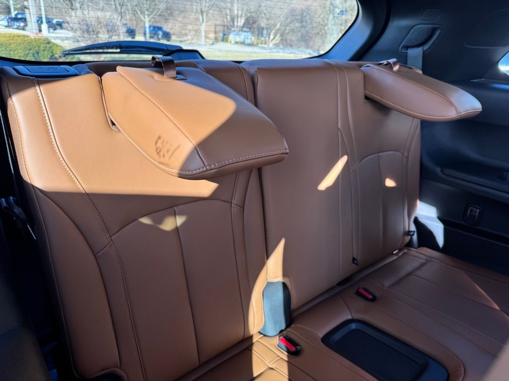 2025 Infiniti QX60 Autograph photo 13