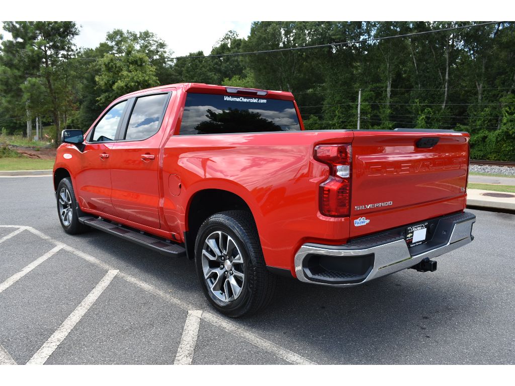 2025 Chevrolet Silverado 1500 LT photo 2