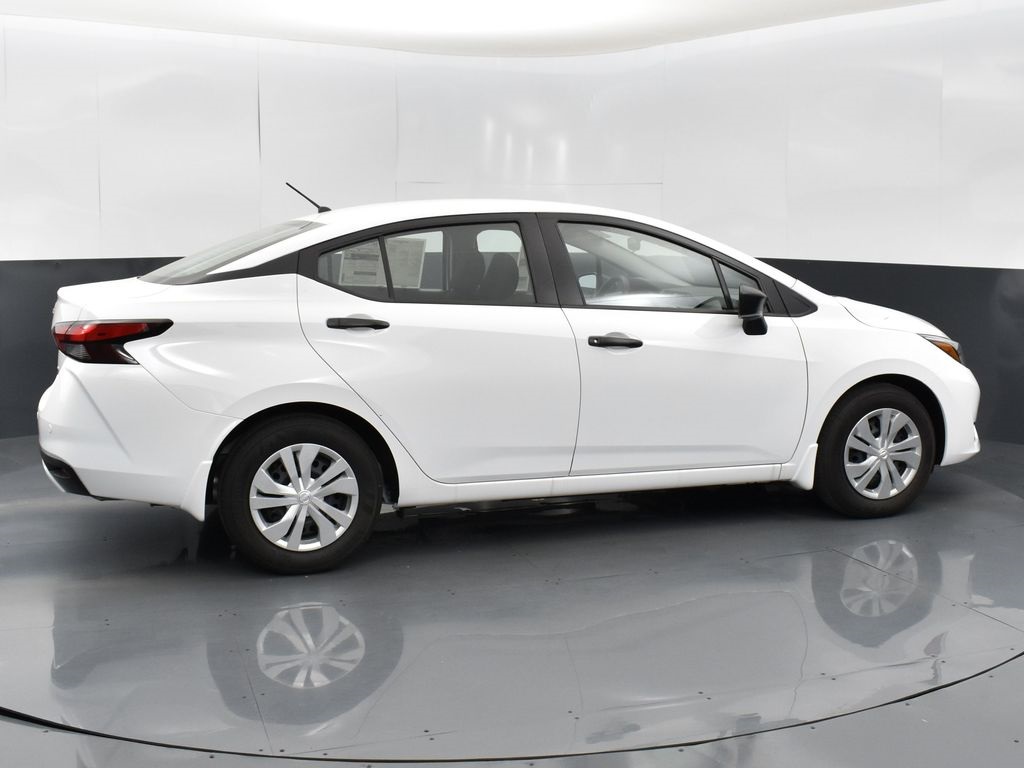 2025 Nissan Versa 1.6 S photo 6