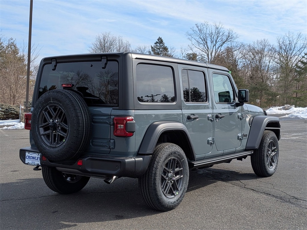 2025 Jeep Wrangler photo 3
