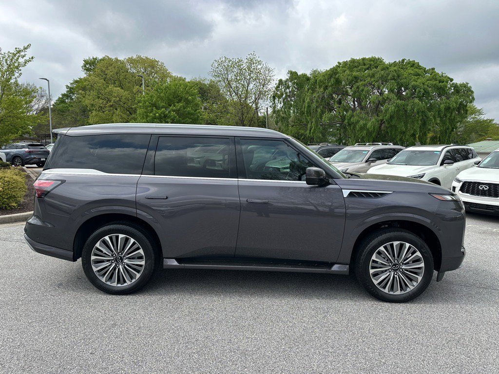 2025 Infiniti QX80 Luxe photo 2