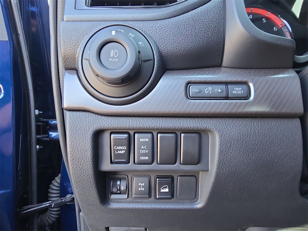 2023 Nissan Titan PRO-4X photo 21