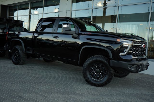 2026 Chevrolet Silverado HD ZR2's photo