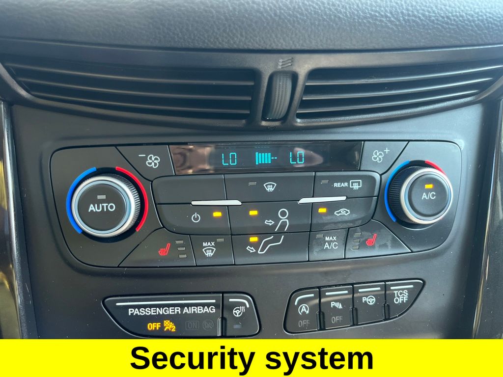 2019 Ford Escape Titanium photo 21