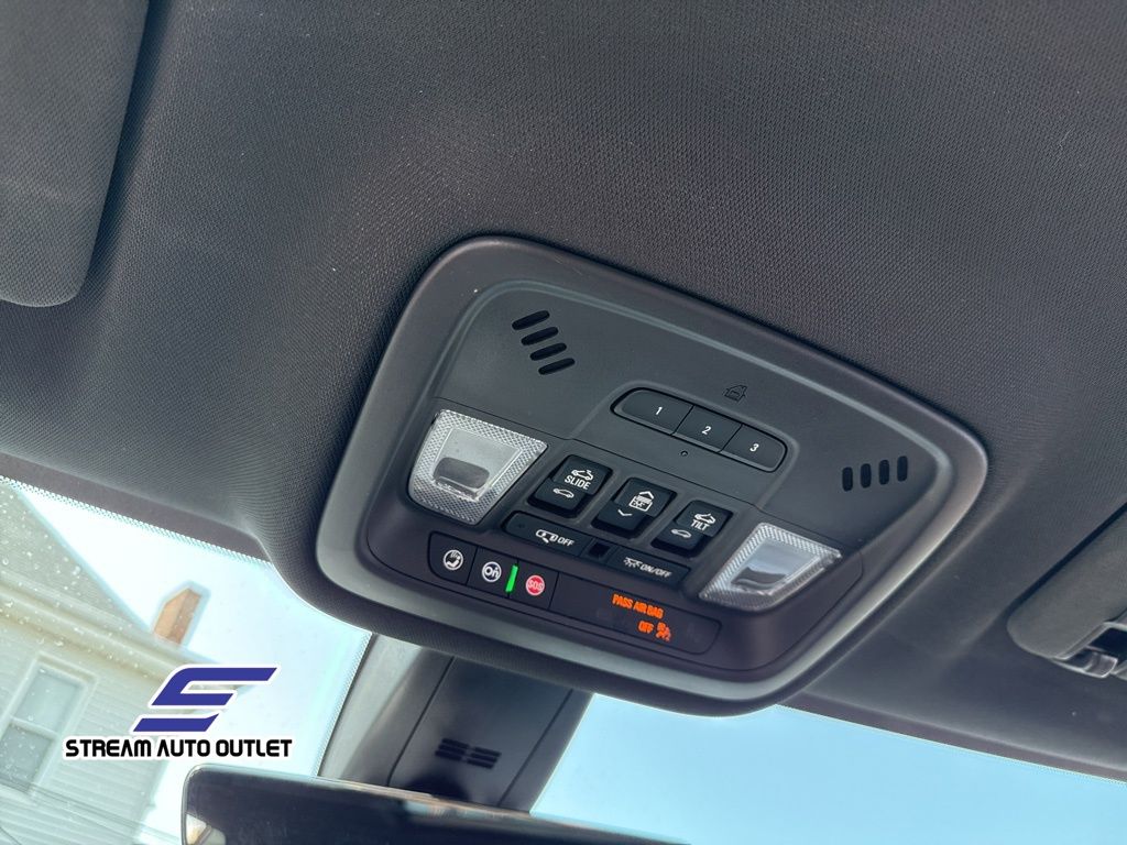 2023 Chevrolet Traverse RS photo 23