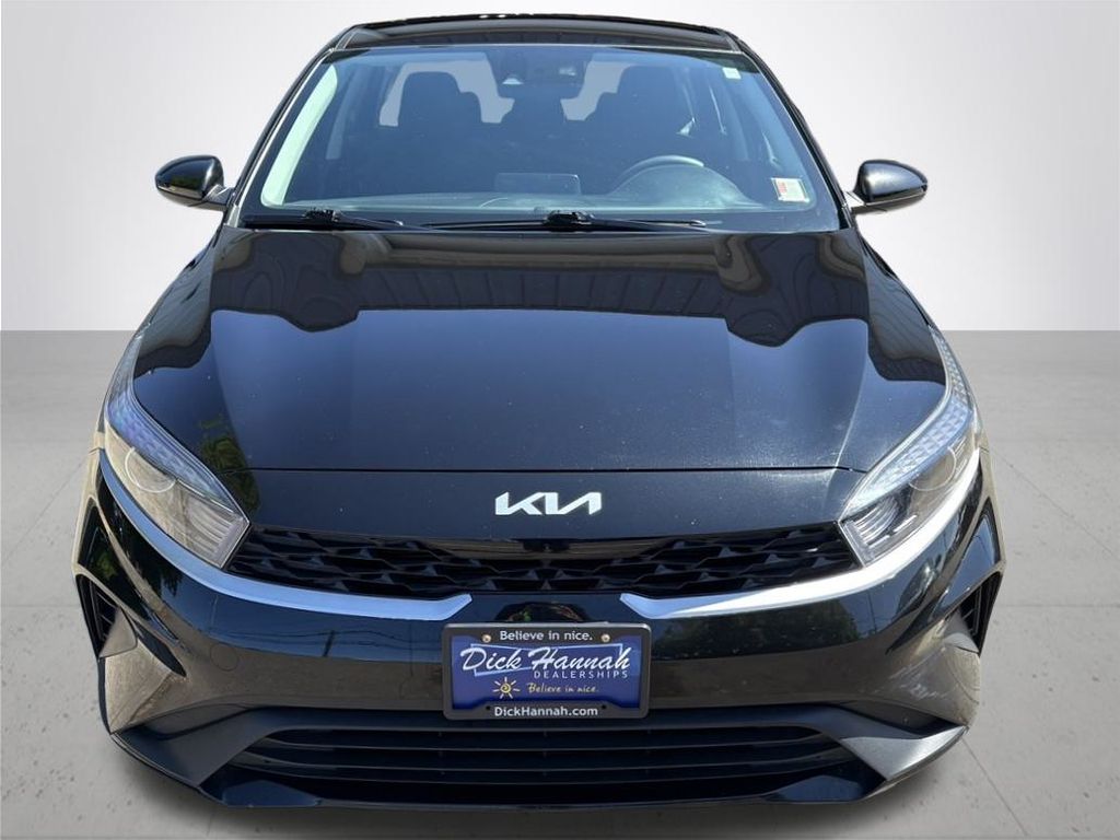 2023 Kia Forte LXS photo 3