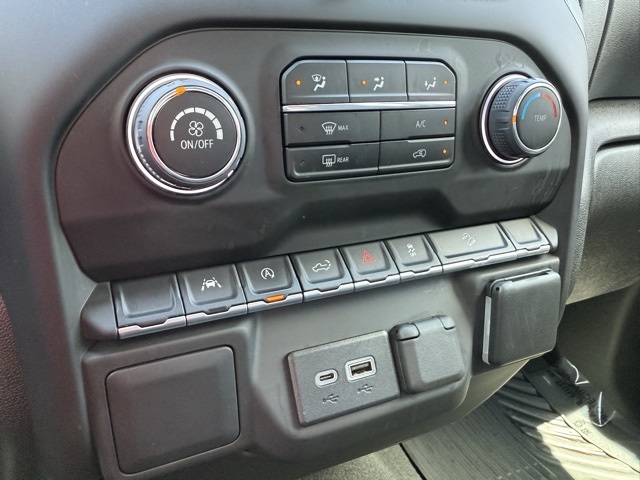 2022 Chevrolet Silverado 1500 Custom Trail Boss photo 24