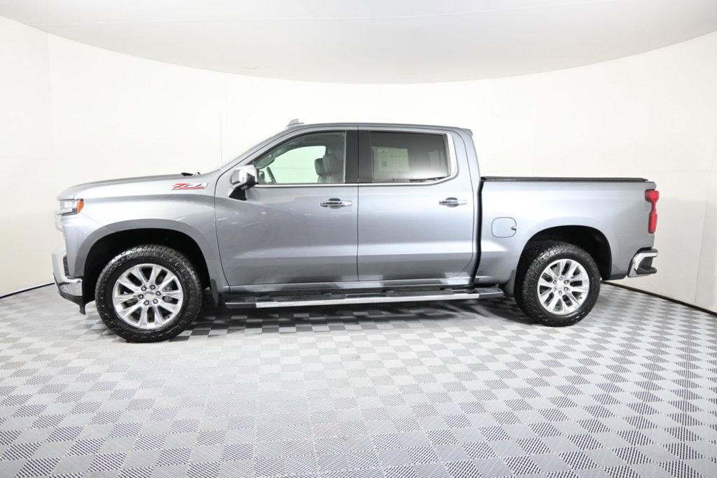 Used 2020 Chevrolet Silverado 1500 LTZ with VIN 3GCUYGEL2LG453266 for sale in Forest Lake, Minnesota