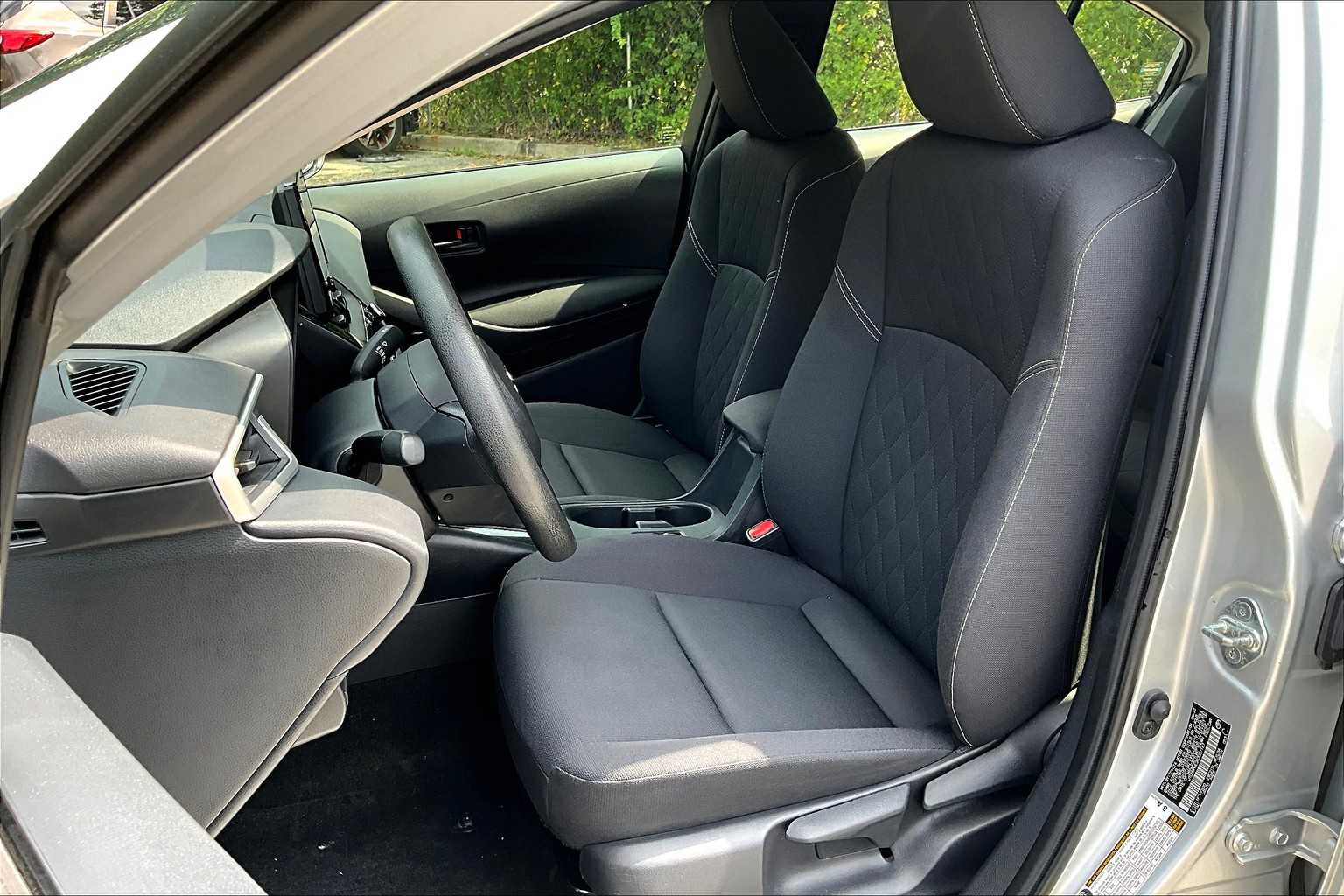 2023 Toyota Corolla Hybrid LE photo 7
