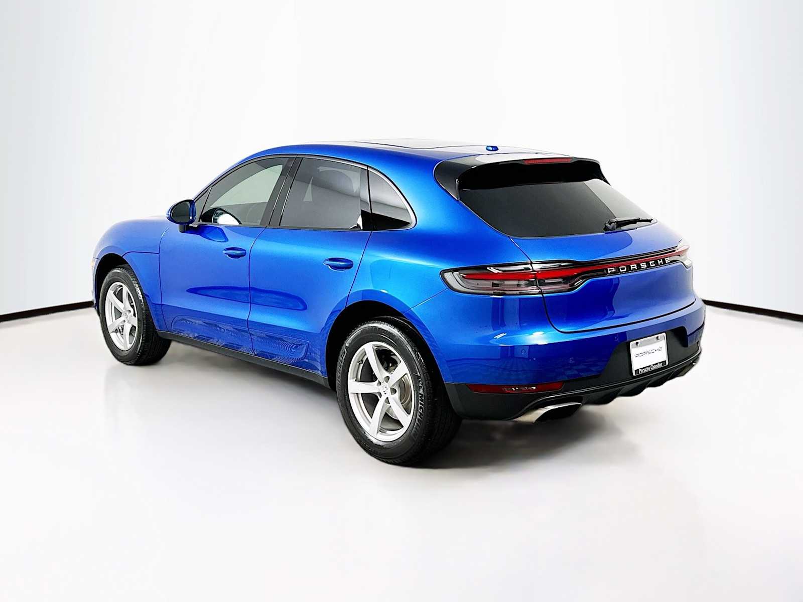 2020 Porsche Macan photo 3