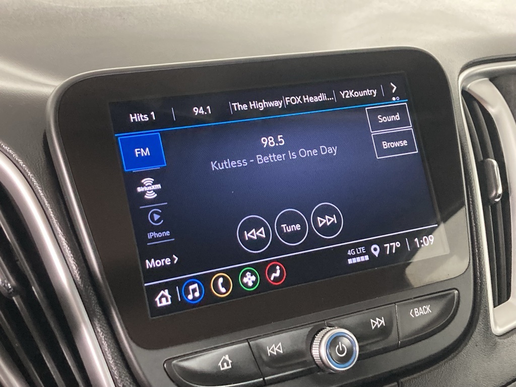 2024 Chevrolet Malibu 1LT photo 3