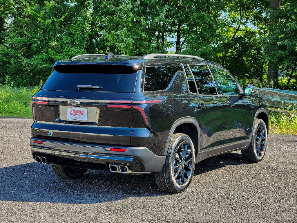 2025 Chevrolet Traverse photo 8