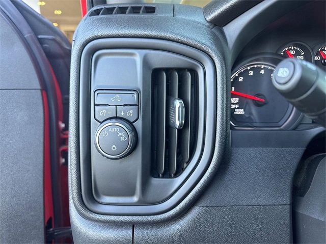 2022 Chevrolet Silverado 1500 Custom photo 8