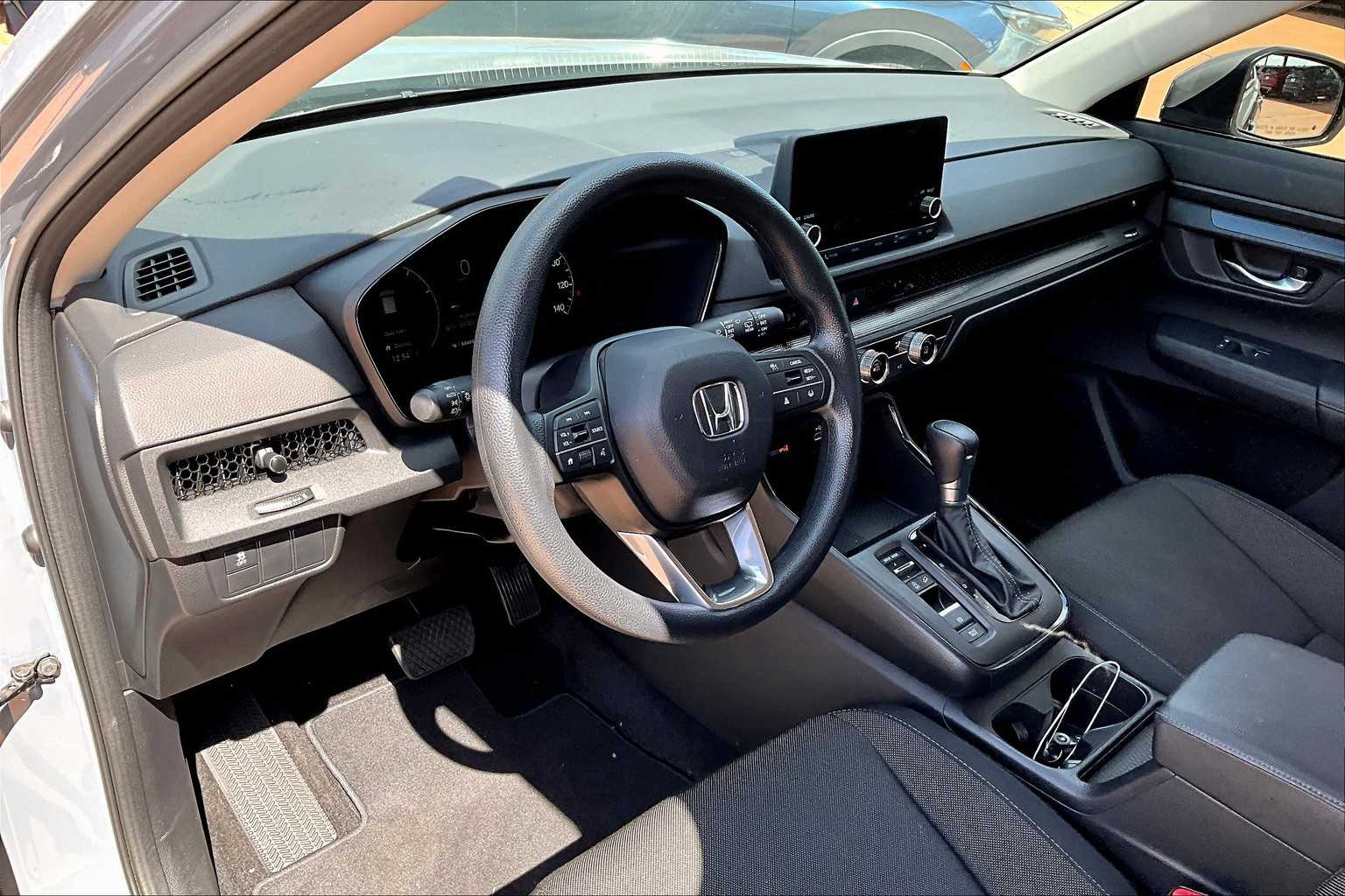 2025 Honda CR-V LX photo 15