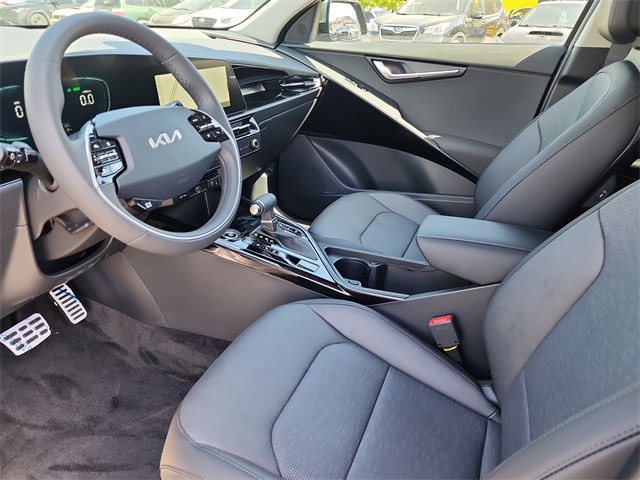 2025 Kia Niro SX Touring photo 12