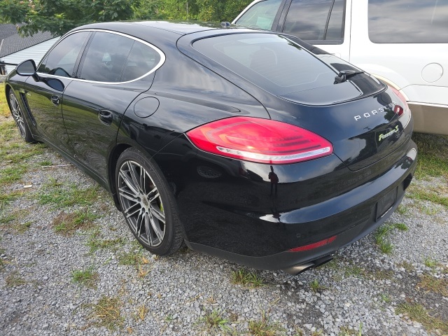 2016 Porsche Panamera E-Hybrid S photo 2
