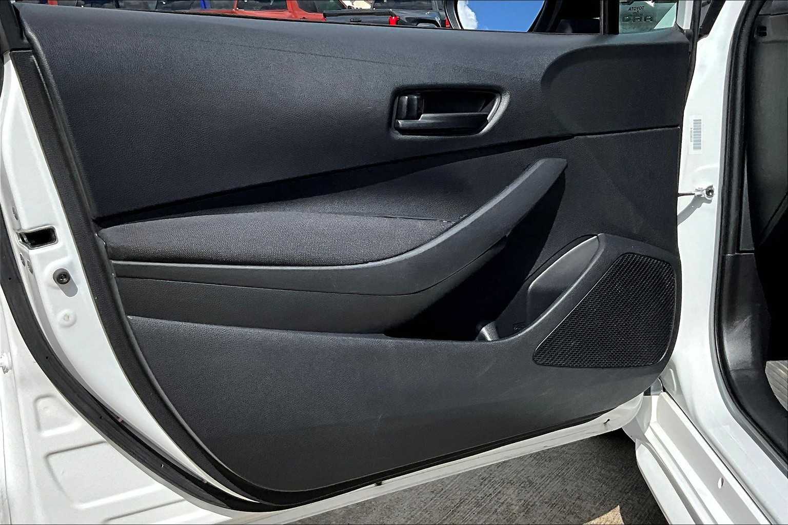 2024 Toyota Corolla LE photo 21
