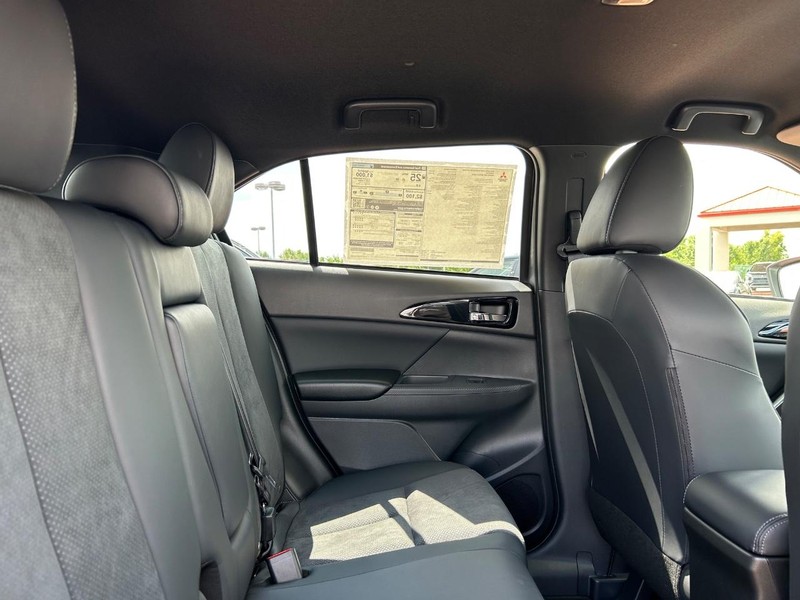 2025 Mitsubishi Eclipse Cross SEL photo 12