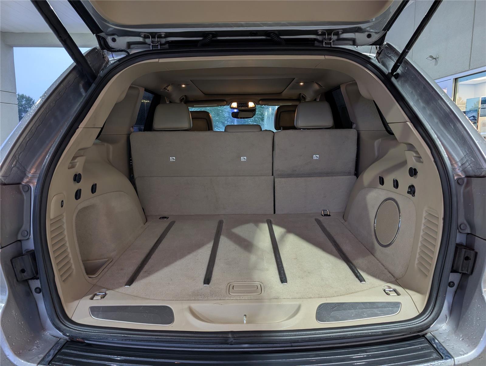 2017 Jeep Grand Cherokee Overland photo 29
