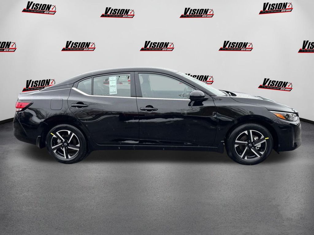 2025 Nissan Sentra SV photo 4