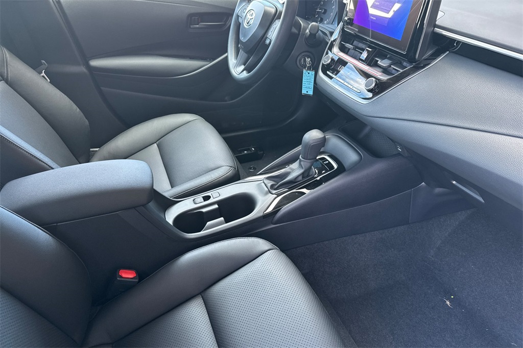 2025 Toyota Corolla LE photo 13