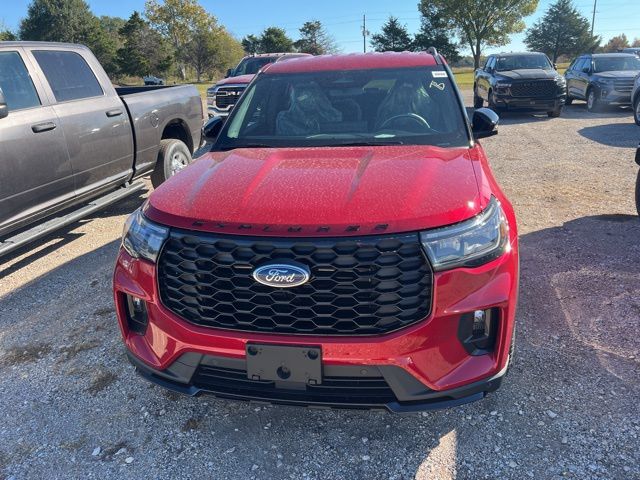 2026 Ford Explorer ST-Line photo 2
