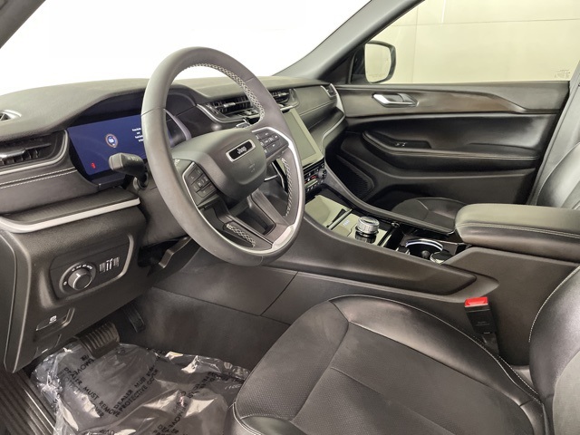 2023 Jeep Grand Cherokee Laredo Altitude photo 21