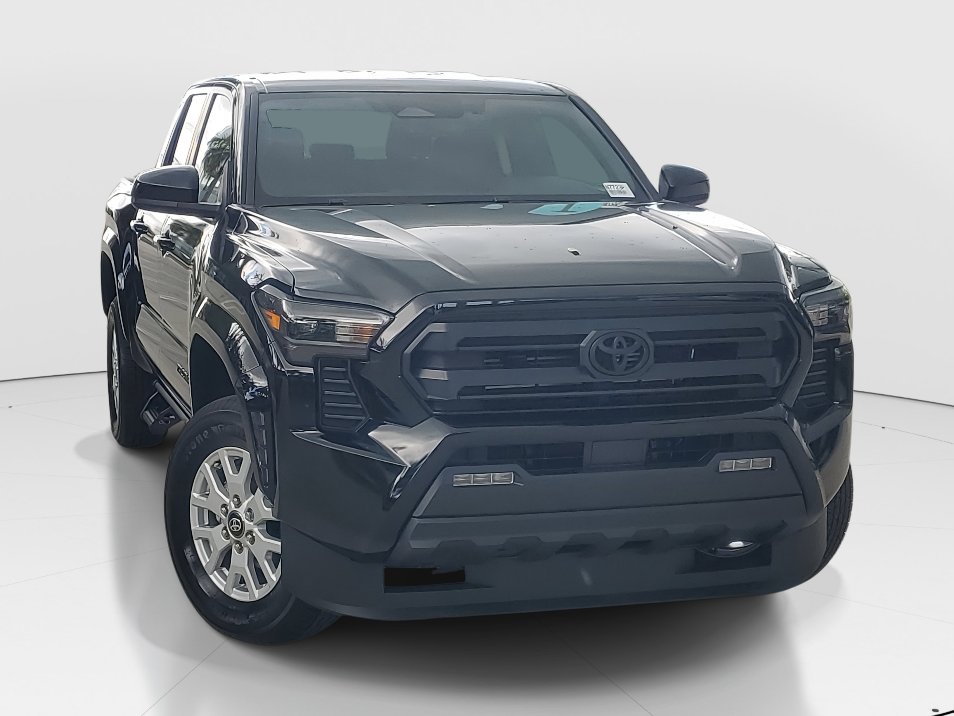 2024 Toyota Tacoma SR5 photo 3
