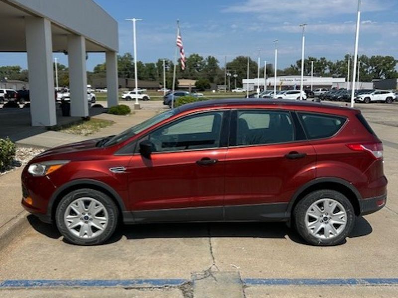 2015 Ford Escape S photo 2