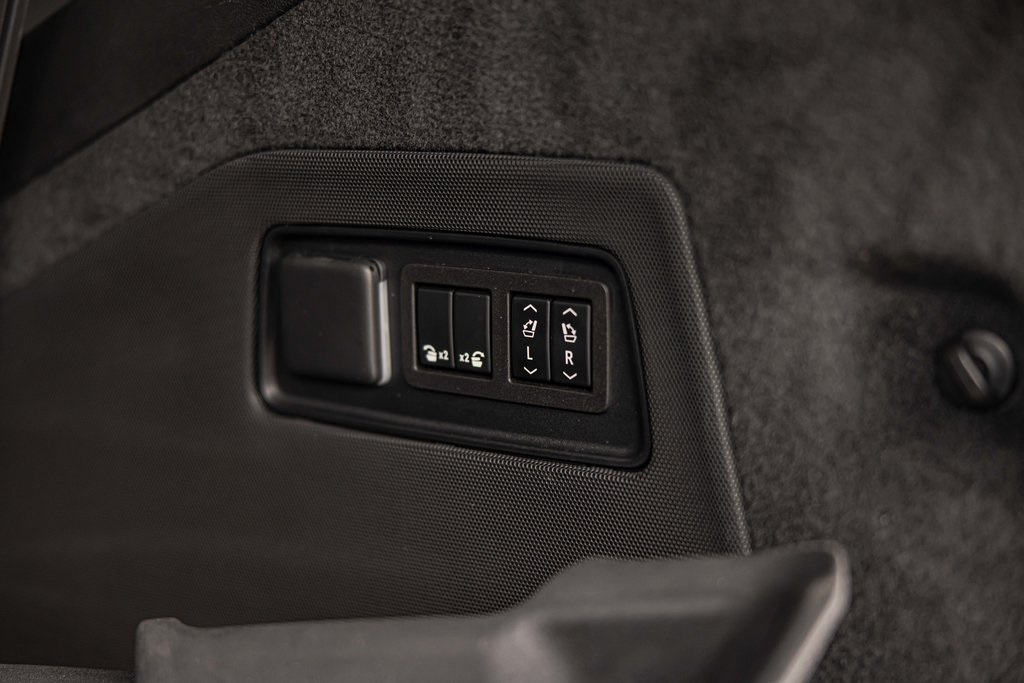 2023 CADILLAC ESCALADE - Image 19