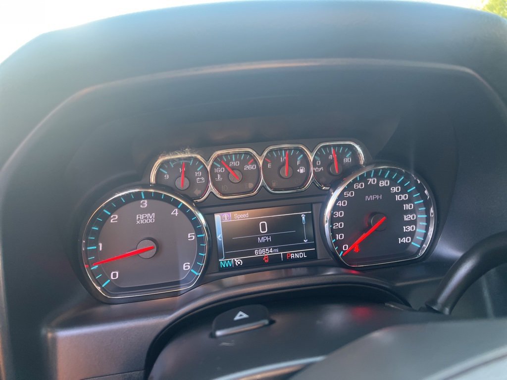 2018 Chevrolet Silverado 1500 LT photo 12