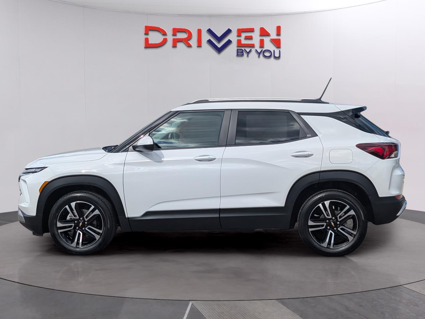 2026 Chevrolet Trailblazer LT photo 2