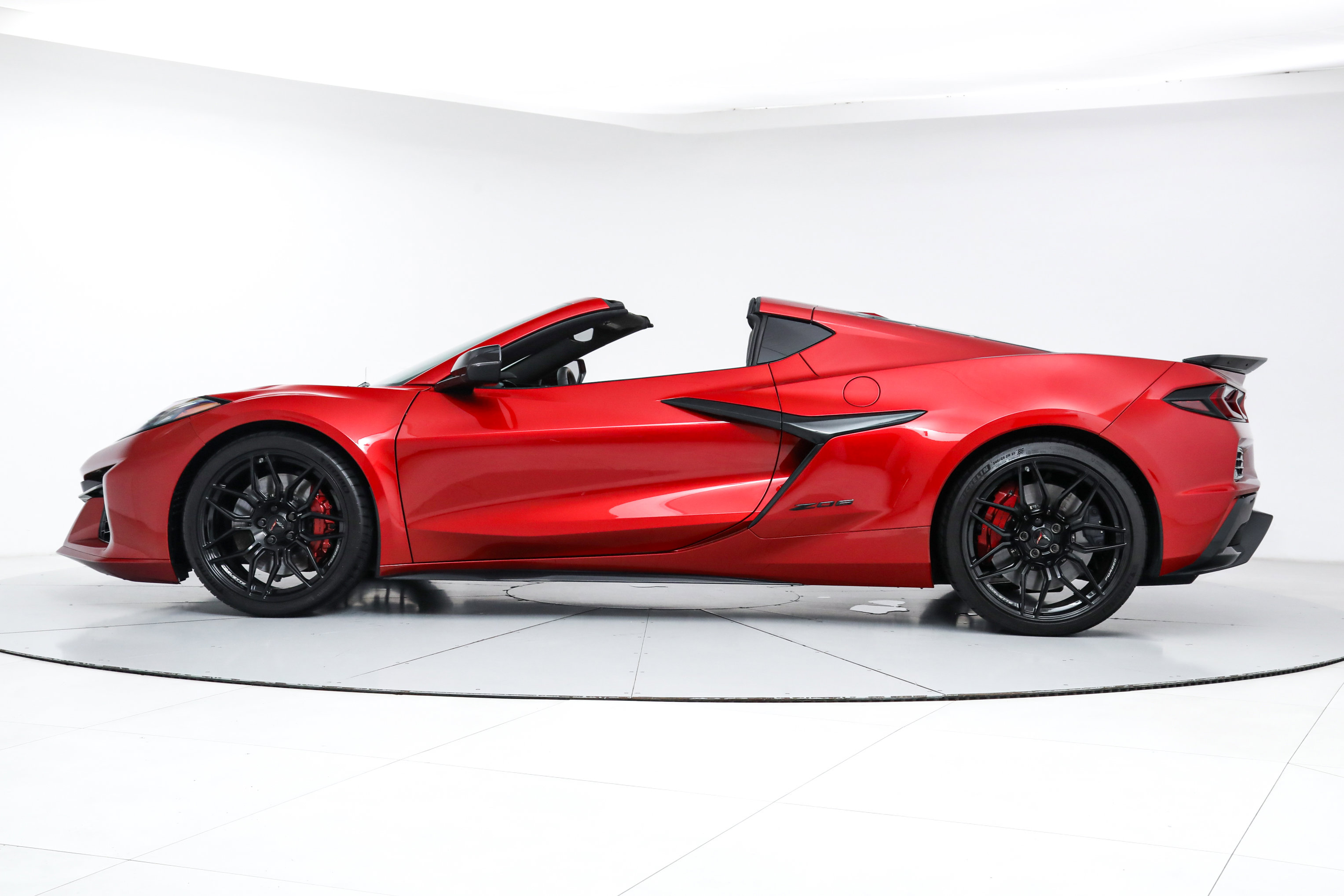 2025 Chevrolet Corvette Z06 2LZ photo 2