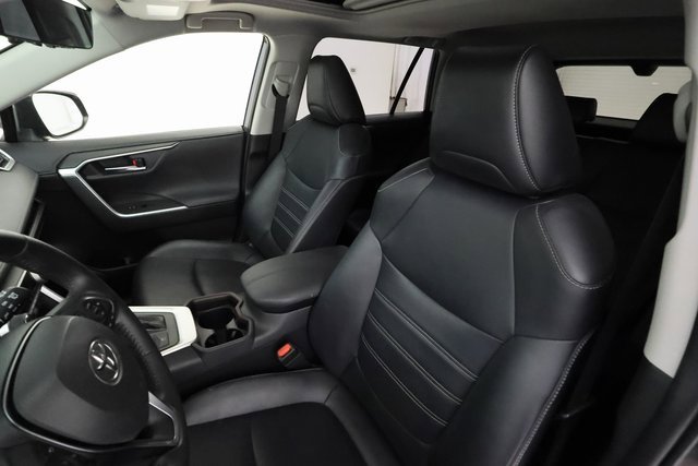 2020 Toyota RAV4 Hybrid Limited photo 11