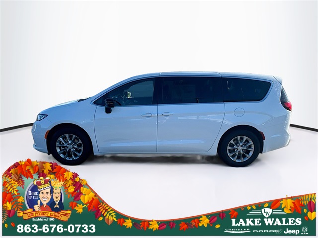 2026 Chrysler Pacifica Limited photo 3