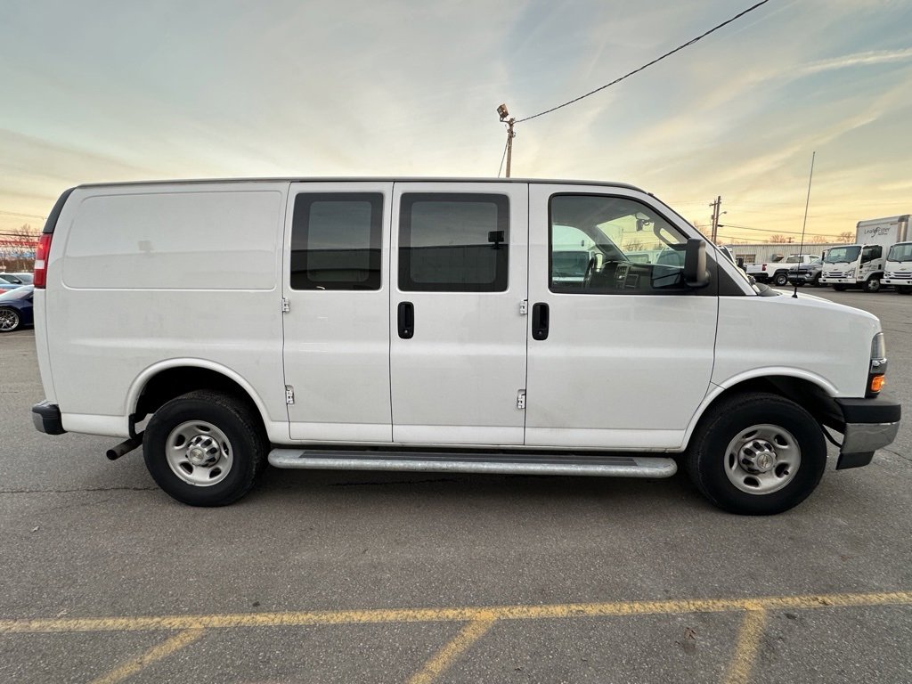 2024 Chevrolet Express Cargo 2500 photo 3