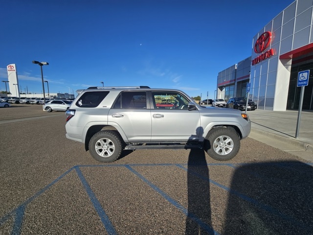 2019 Toyota 4Runner SR5 photo 3