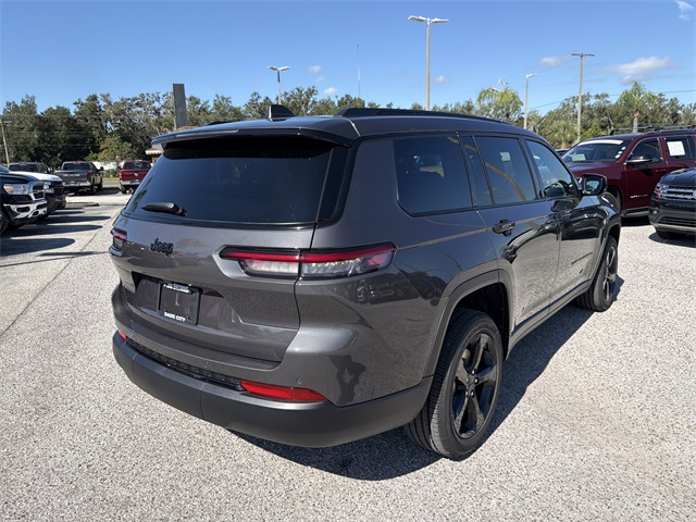 2025 Jeep Grand Cherokee Altitude X photo 2
