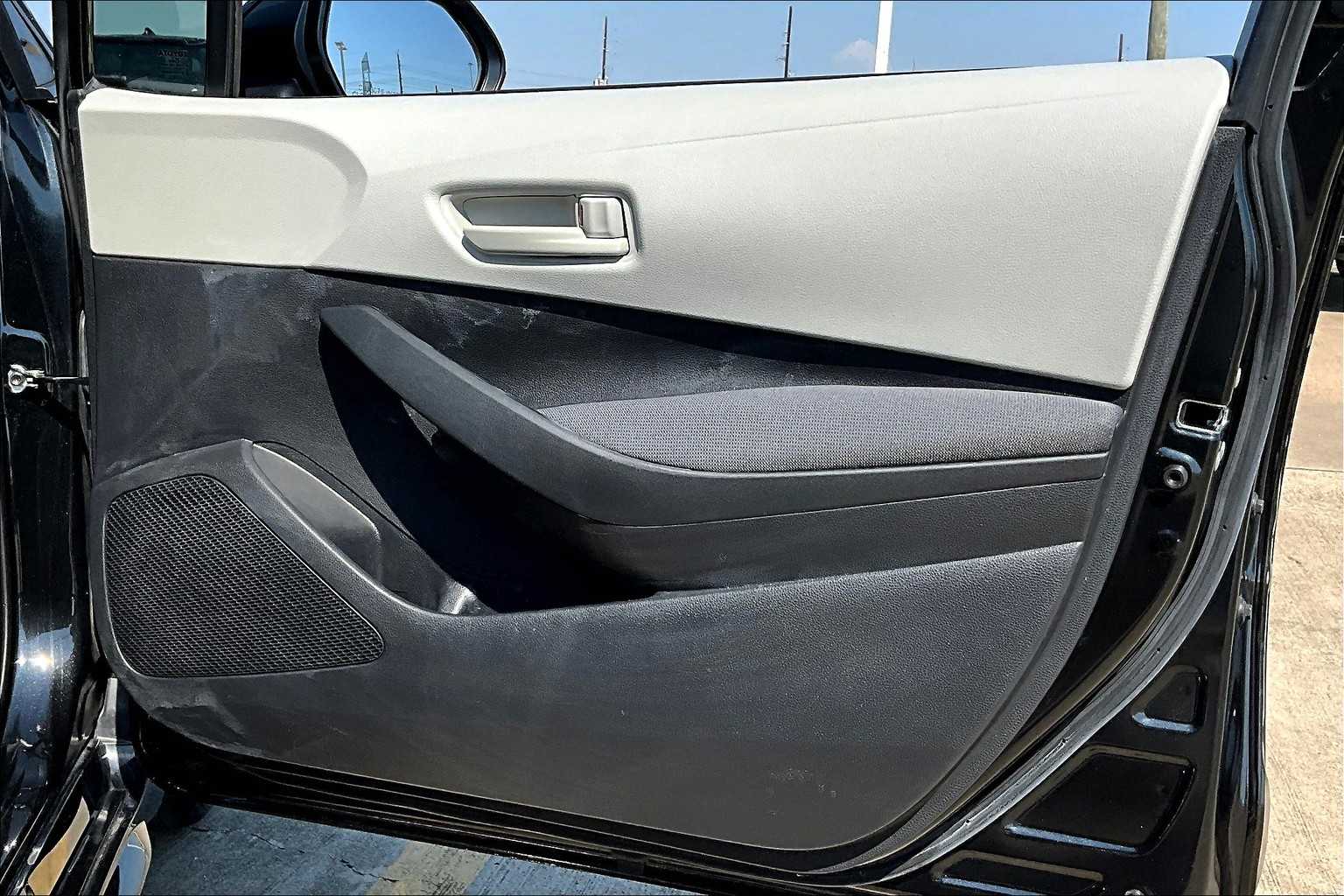 2022 Toyota Corolla LE photo 20