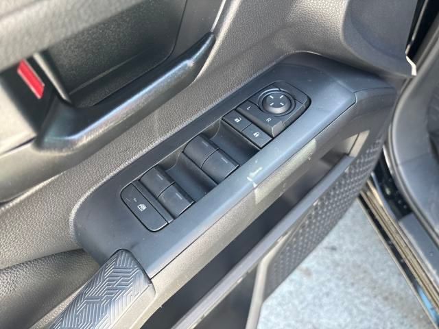 2025 Toyota Tacoma SR5 4x4 Double Cab photo 13