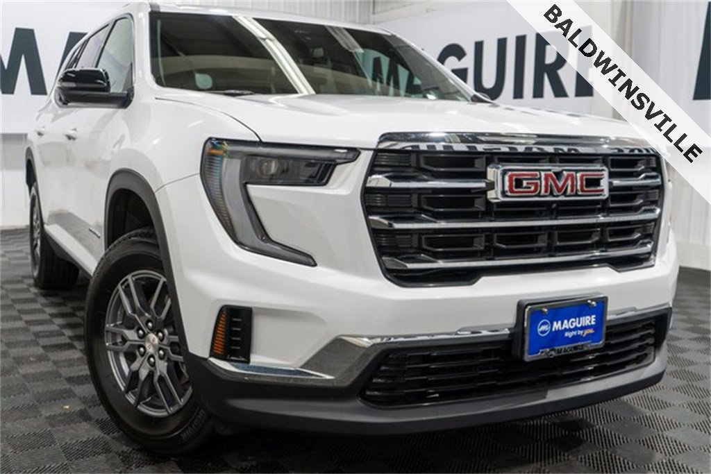 2025 GMC Acadia Elevation's photo