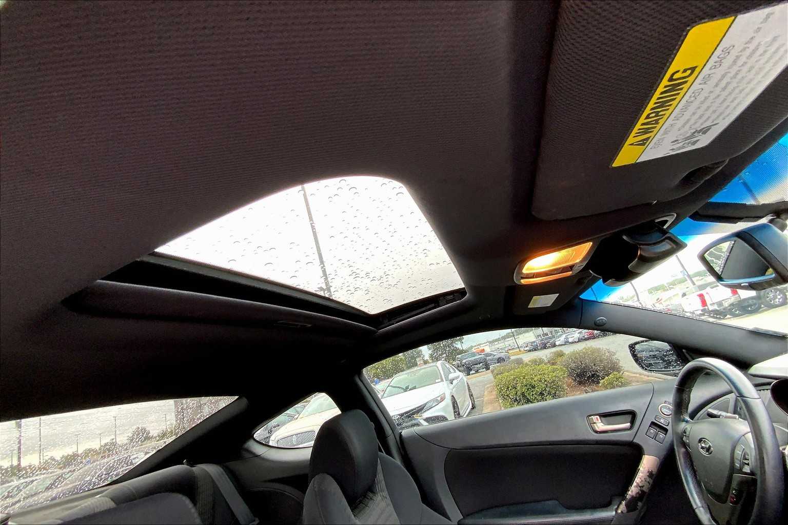 2014 Hyundai Genesis 3.8 photo 12