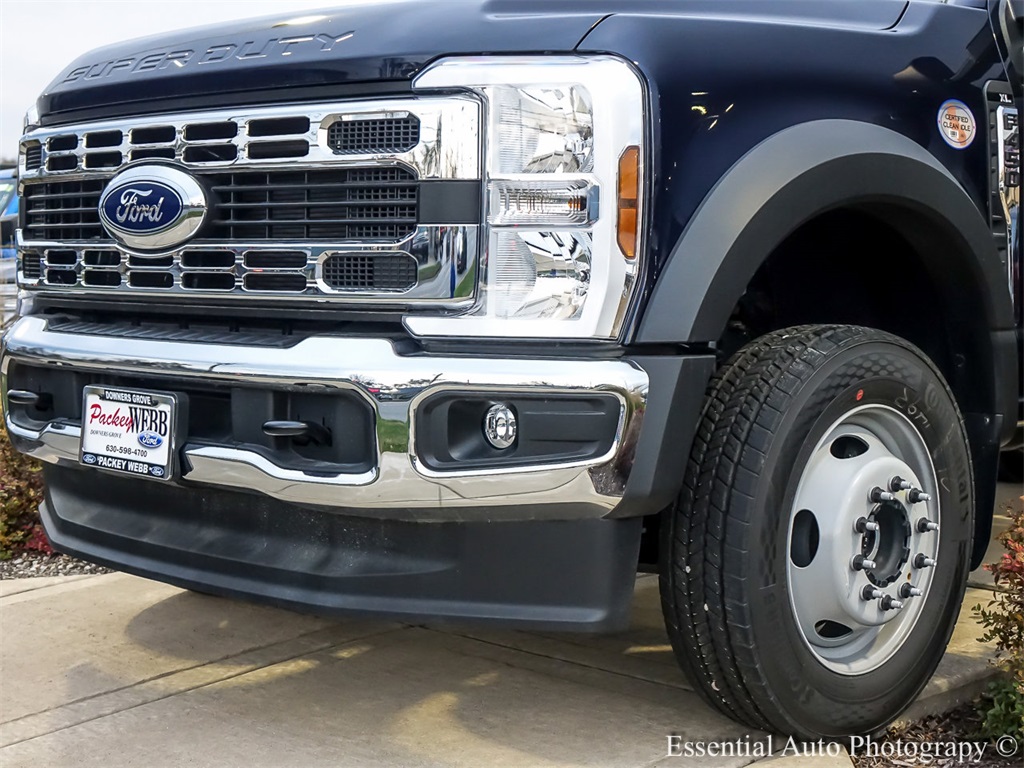 2024 Ford F-450 photo 3