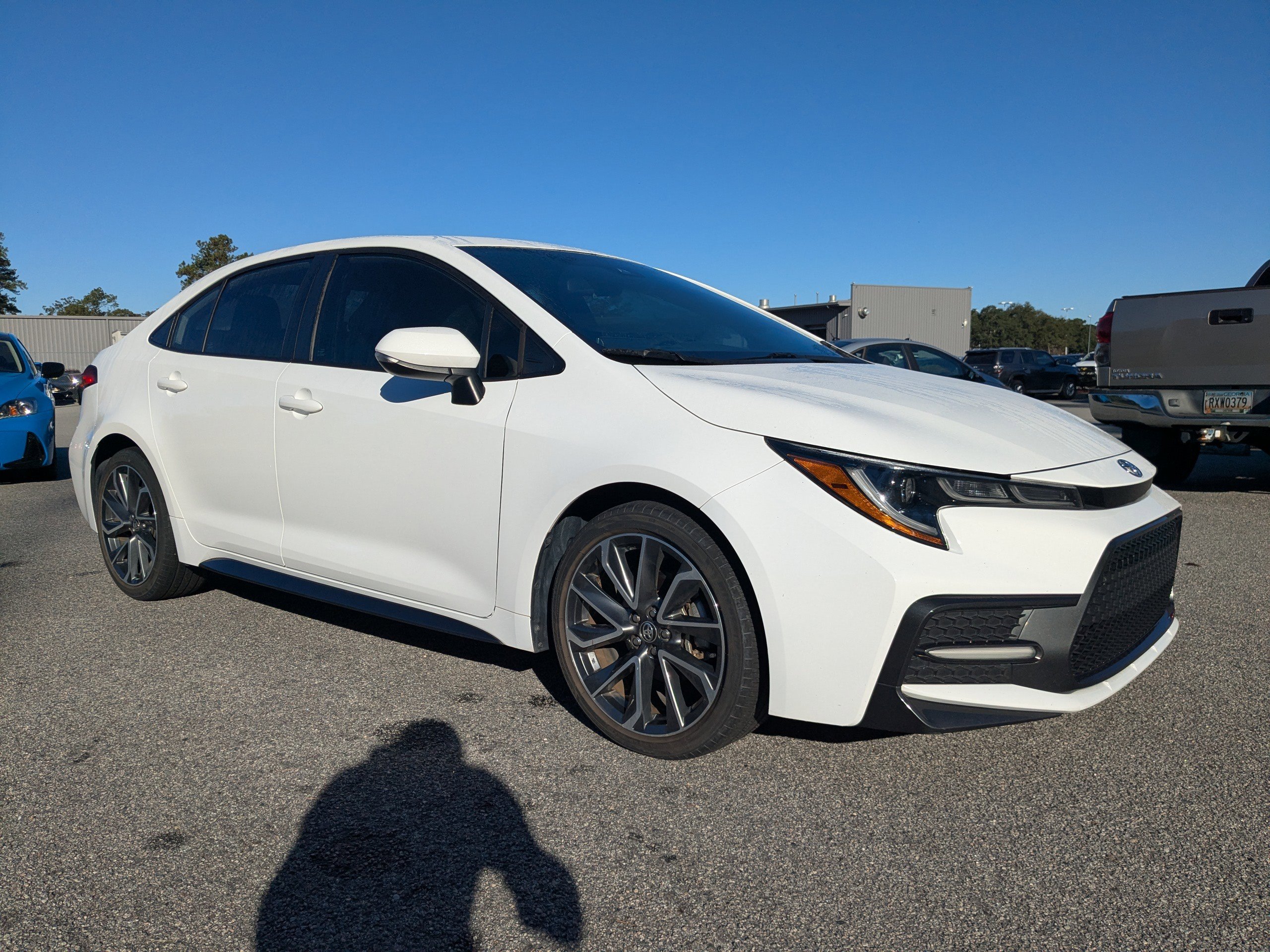 Used 2021 Toyota Corolla SE with VIN 5YFS4MCE8MP085502 for sale in Northfield, Minnesota